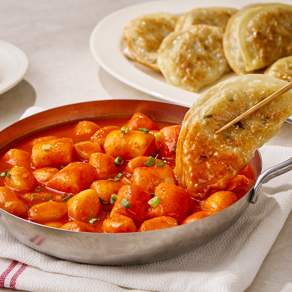 [토스쇼핑] 마당두 당면만두, 300g, 1개 + 광진 쌀떡볶이, 200g, 1개 + 떡볶이 소스, 70g, 1개, 2세트 (7,600원 / 무료)