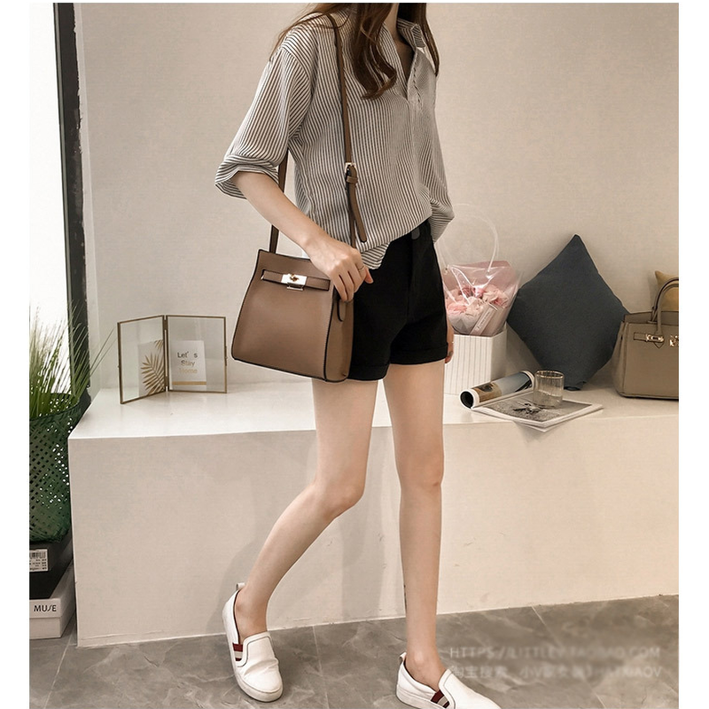 쉬블림로브 여성 스트라이프 반오픈 카라 데일리 블라우스 GW0607, 원컬러, FREE 상품 이미지 2